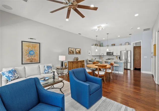 60th image of 431 Nokomis Ave S #314, Venice, FL 34285 | MLS# TB8500427