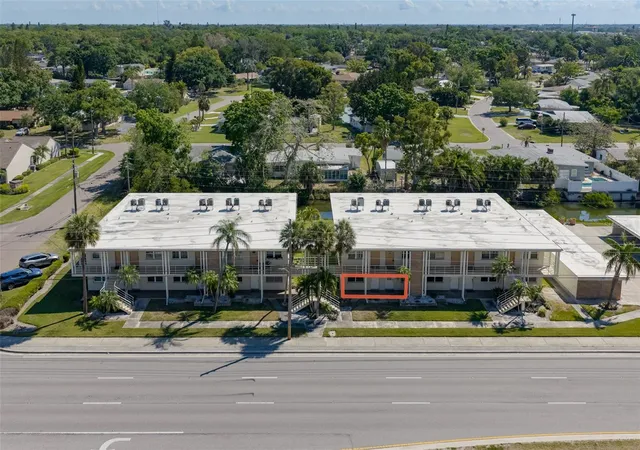 Photo 4 of Condo for sale at 4565 Duhme Rd #106, Saint Petersburg, FL 33708 | MLS# TB8500431 | Listing updated on 2026-05-26