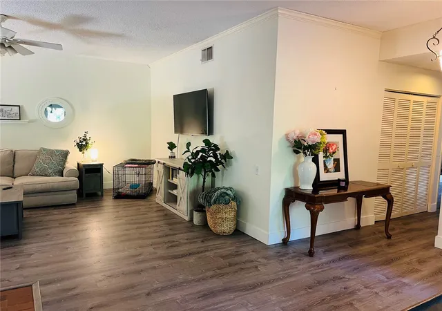 Listing Photo 5 - Condo for sale in building located at 1721 Lake Cypress Dr, SAFETY HARBOR, FL 34695 - Unit #2101