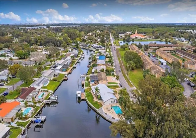 Photo 4 of Single family home for sale at 245 78 Th Ave N, St Petersburg, FL 33702 | MLS# TB8500445 | Listing updated on 2026-08-18