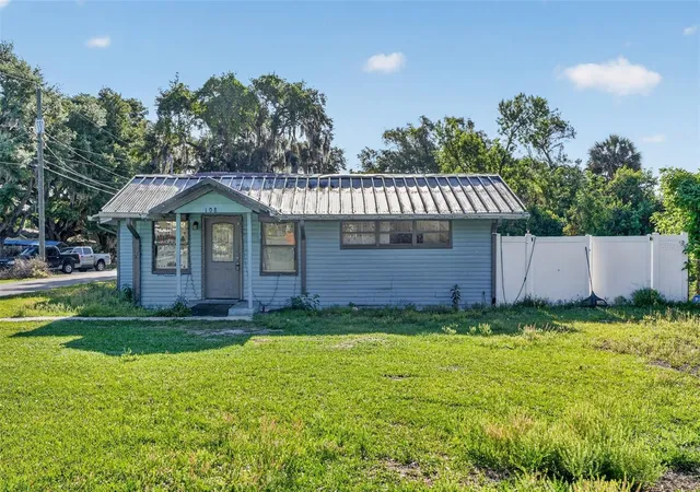 Photo 1 of Single family home for sale at 108 Earl Ave, Auburndale, FL 33823 | MLS# C7525194 | Listing updated on 2026-08-26