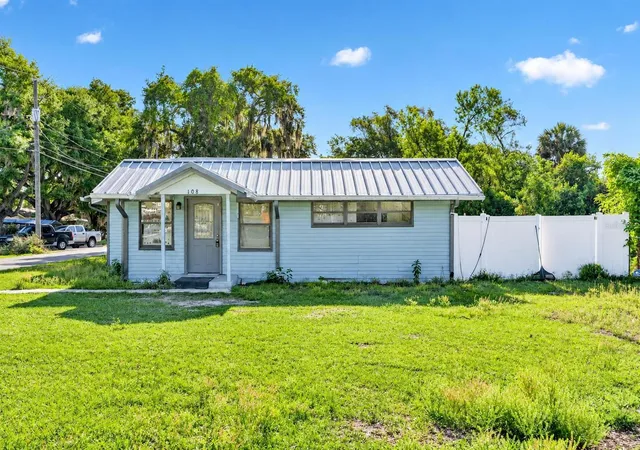 Photo 1 of Single family home for sale at 108 Earl Ave, Auburndale, FL 33823 | MLS# C7525194 | Listing updated on 2026-09-25