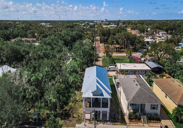 2nd image of 158 E Spruce St, Tarpon Springs, FL 34689 | MLS# W7885076