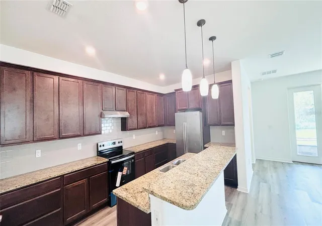 Homes for sale in Lakeland, FL | 557 Scott Lake Creek Ln, Lakeland, FL 33813 | MLS# O6401273