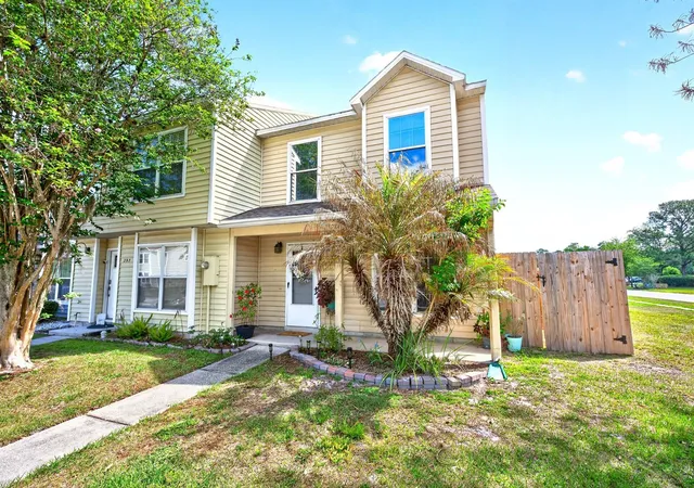 Homes for sale in Winter Springs, FL | 299 Woodgreen Ln, Winter Springs, FL 32708 | MLS# O6401276