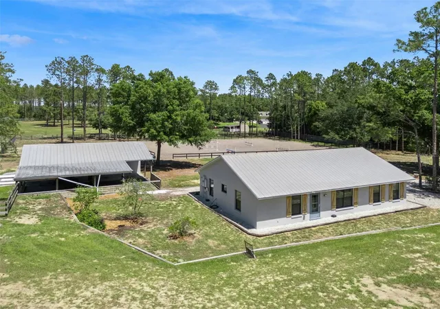 Photo 2 of Single family home for sale at 20701 County Rd 44a, Eustis, FL 32736 | MLS# O6401282 | Listing updated on 2026-10-07