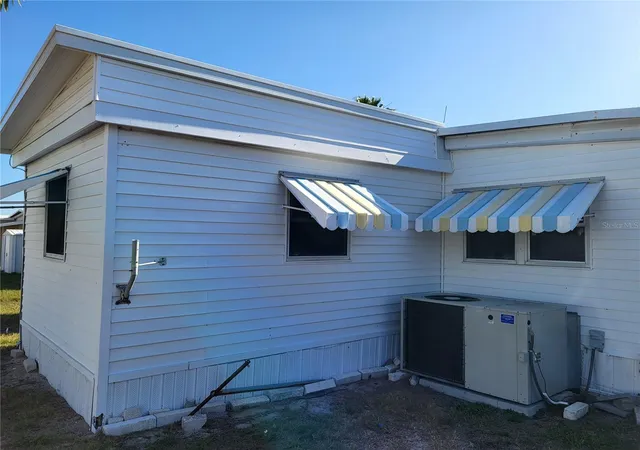 3rd image of 12017 Cartwright Dr, Hudson, FL 34667 | MLS# W7885079