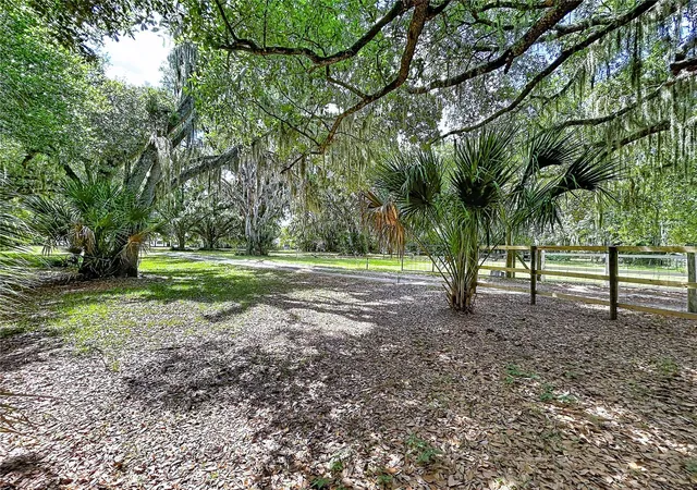 2nd image of 11008 Browning Rd, Lithia, FL 33547 | MLS# TB8500523