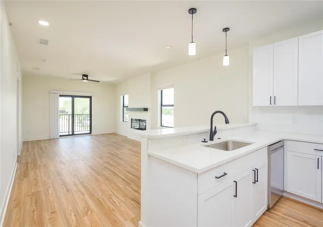 3rd image of 415 Se 1St Ave #201, Ocala, FL 34471 | MLS# OM723268