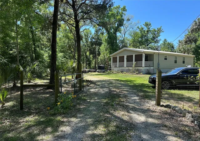 2nd image of 462 S Dew Plant Pt, Crystal River, FL 34429 | MLS# TB8500543