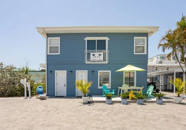 3rd image of 602 Poinsettia Ave, Clearwater Beach, FL 33767 | MLS# TB8500556