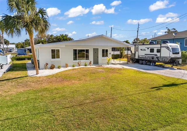 Photo 3 of Single family home for sale at 1495 S Maryknoll Rd, Englewood, FL 34223 | MLS# C7525206 | Listing updated on 2026-10-03
