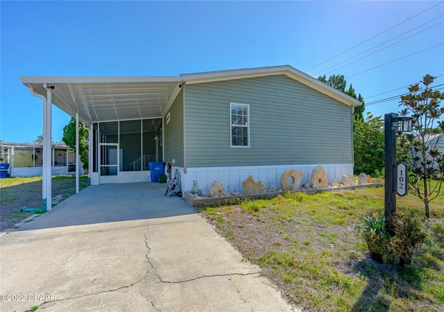 Homes for sale in Edgewater, FL | 102 Ash St, Edgewater, FL 32141 | MLS# O6401336