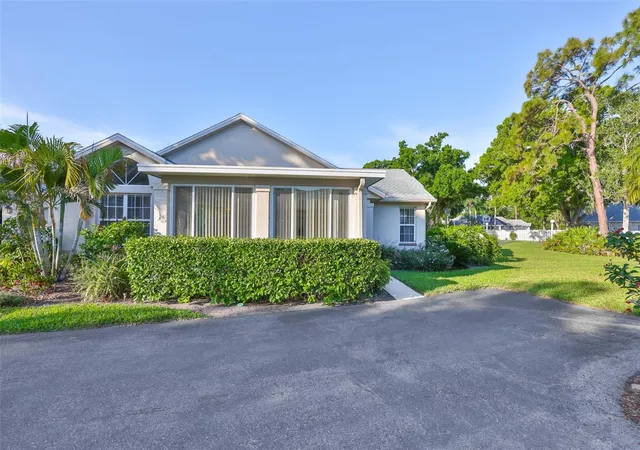 3rd image of 1115 Golfview Woods Dr, RUSKIN, FL 33573