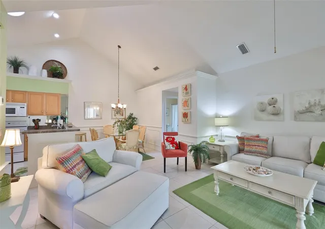 5th image of 1115 Golfview Woods Dr, RUSKIN, FL 33573
