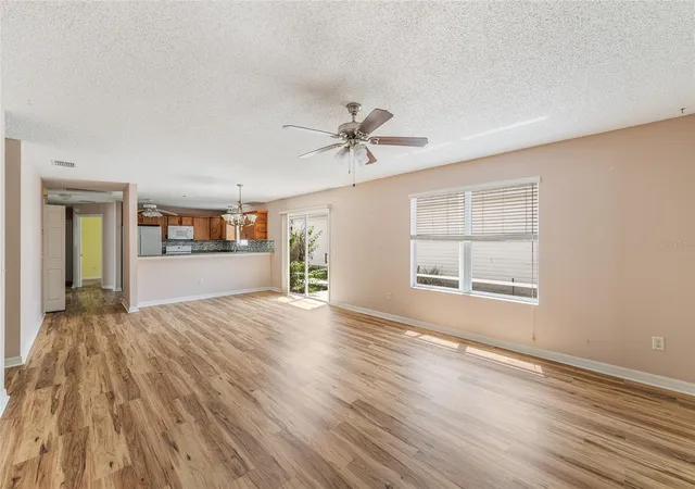 3rd image of 8932 Se 168Th Sedgwick Pl, The Villages, FL 32162 | MLS# OM723287