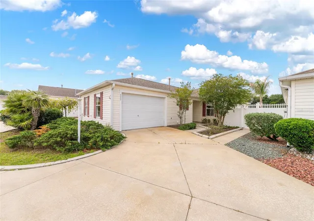 36th image of 8932 Se 168th Sedgwick Pl, The Villages, FL 32162 | MLS# OM723287