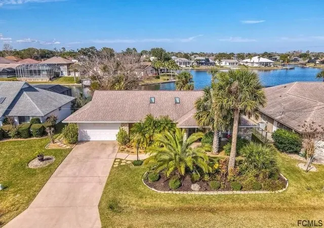 3rd image of 13 Cedarford Ct, Palm Coast, FL 32137 | MLS# FC317963