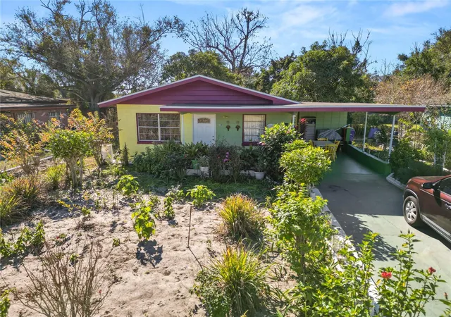 1st image of 300 Avenue V Ne, Winter Haven, FL 33881 | MLS# L4961309