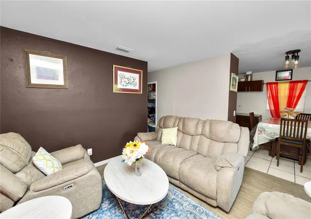 5th image of 300 Avenue V Ne, Winter Haven, FL 33881 | MLS# L4961309