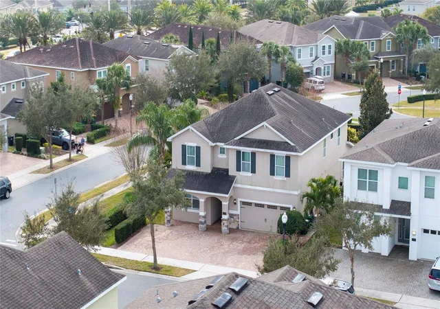 3rd image of 7600 Mackinaw Ln, Kissimmee, FL 34747 | MLS# O6401392