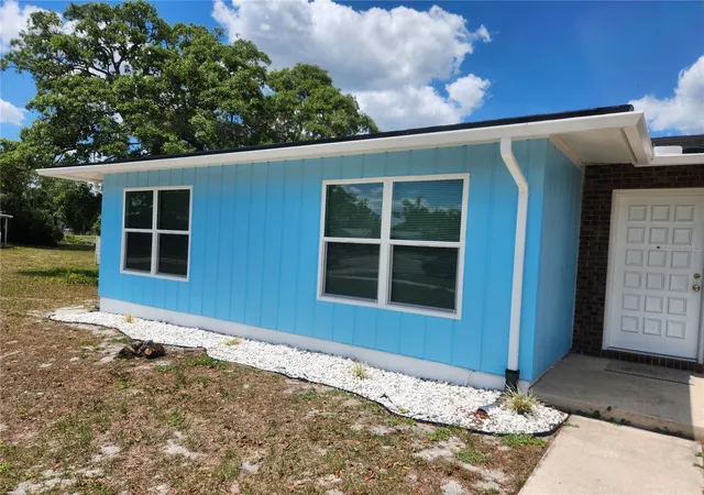 Photo 3 of Single family home for sale at 1952 English Dr, Deltona, FL 32738 | MLS# O6401394 | Listing updated on 2026-08-31