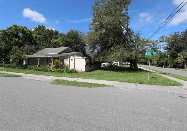 Photo 2 of Sale Pending at 2747 Eaton Ave, Lakeland, FL 33803 | MLS# TB8500658 | Listing updated on 2026-09-04