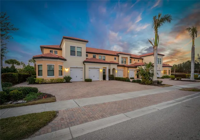3rd image of 23085 Banbury Wy #103, Venice, FL 34293 | MLS# A4690984