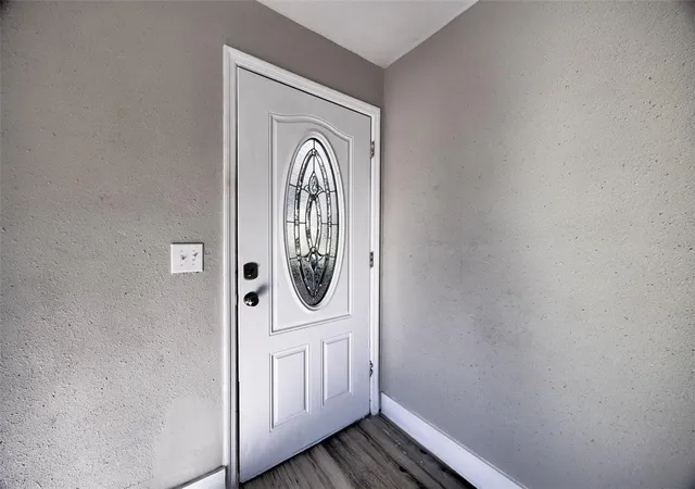 Photo 3 of Single family home for sale at 805 E Mcdonald Rd, Plant City, FL 33567 | MLS# TB8500685 | Listing updated on 2026-10-05
