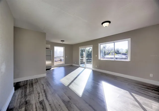 Photo 4 of Single family home for sale at 805 E Mcdonald Rd, Plant City, FL 33567 | MLS# TB8500685 | Listing updated on 2026-10-05