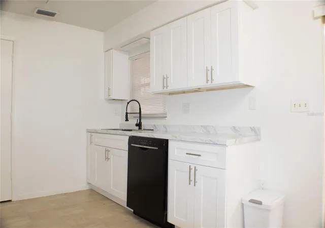 Photo 3 of Single family home for sale at 424 Cart Ct, Kissimmee, FL 34759 | MLS# S5148423 | Listing updated on 2026-10-06