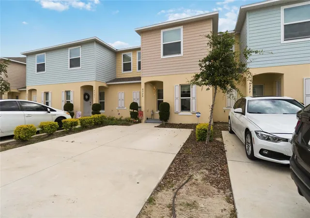 Photo 4 of Townhouse for sale at 4729 Coral Castle Dr, Kissimmee, FL 34746 | MLS# S5148424 | Listing updated on 2026-08-27