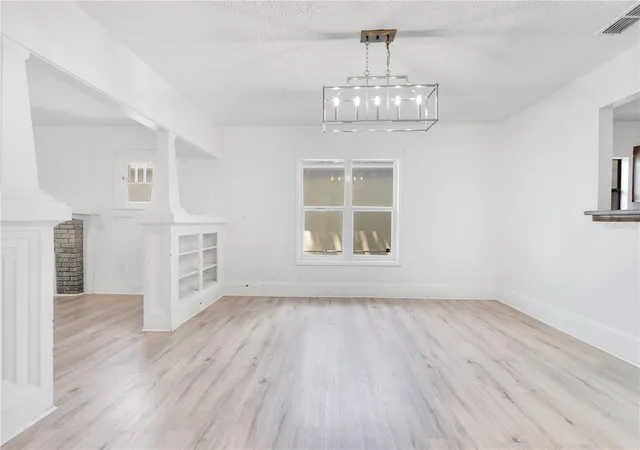 3rd image of 1029 Colyer St, Orlando, FL 32805 | MLS# O6401457