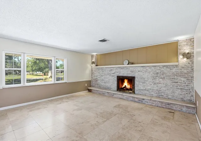 Photo 4 of Single family home for sale at 4420 Greenwood Stables Rd, Sarasota, FL 34235 | MLS# A4691005 | Listing updated on 2026-05-06