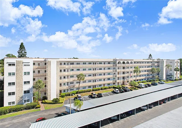 1st image of 5603 80th St N #303, Saint Petersburg, FL 33709 | MLS# A4691006