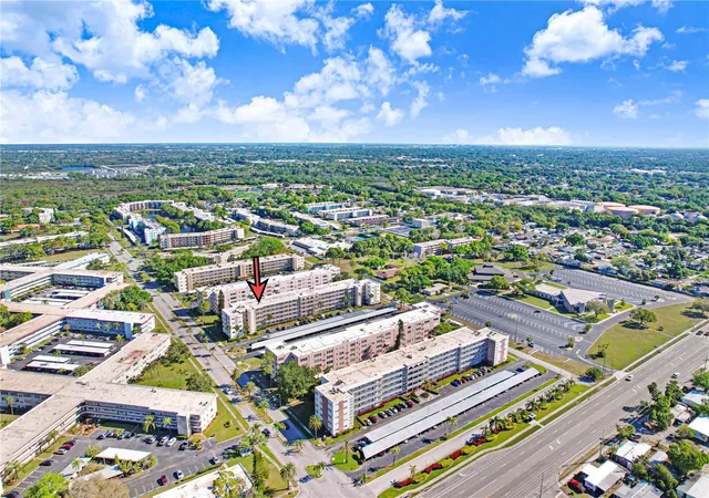 2nd image of 5603 80th St N #303, Saint Petersburg, FL 33709 | MLS# A4691006