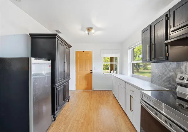 Photo 4 of Single family home for sale at 218 South E St, Leesburg, FL 34748 | MLS# G5111396 | Listing updated on 2026-06-06