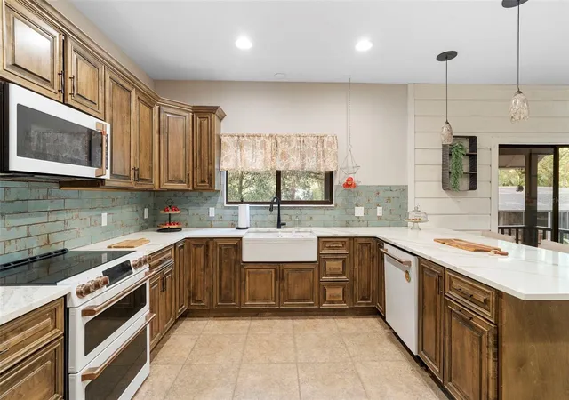 4th image of 1268 Mcgregor Rd, Deland, FL 32720 | MLS# V4948667