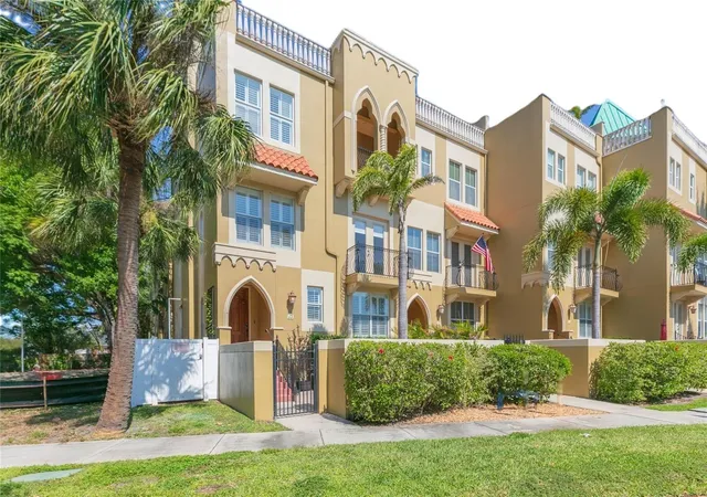 Townhouse for sale at 114 E Davis Blvd #13, TAMPA, FL 33606 | MLS# TB8500751