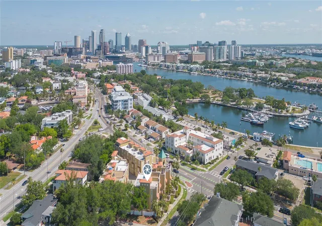 3rd image of 114 E Davis Blvd #13, Tampa, FL 33606 | MLS# TB8500751