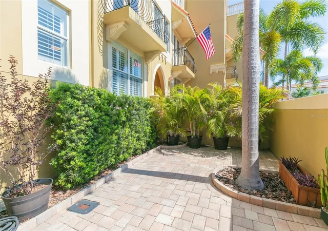 Photo 4 of Townhouse for sale at 114 E Davis Blvd #13, Tampa, FL 33606 | MLS# TB8500751 | Listing updated on 2026-09-22