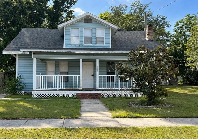 Photo 1 of Single family home for sale at 128 Ave D Sw, Winter Haven, FL 33880 | MLS# L4961329 | Listing updated on 2026-09-01