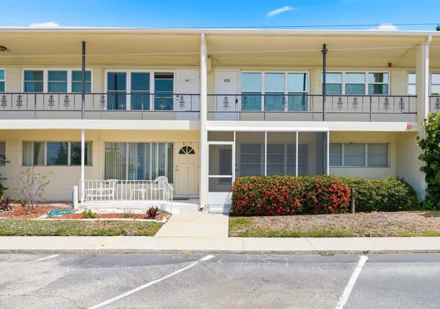 Homes for sale in Kenneth City, FL | 5593 40th Ave N #418, Kenneth City, FL 33709 | MLS# TB8500794