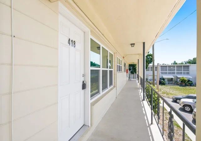 Homes for sale in Kenneth City, FL | 5593 40Th Ave N #418, Kenneth City, FL 33709 | MLS# TB8500794