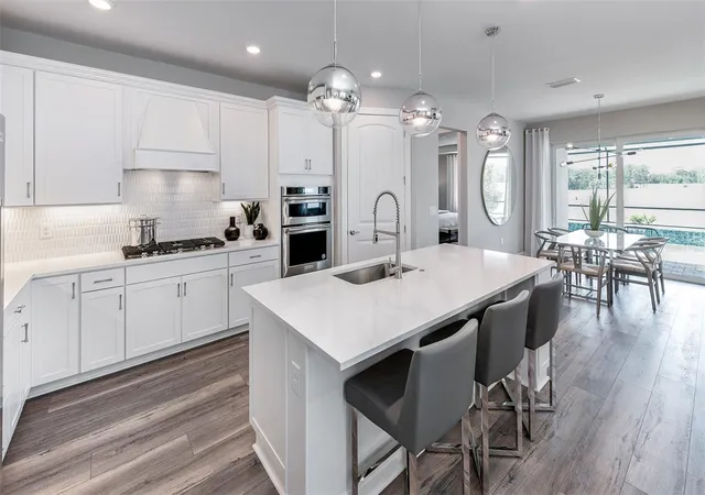 5th image of 10354 Blue Runner Dr, Englewood, FL 34223 | MLS# TB8500805