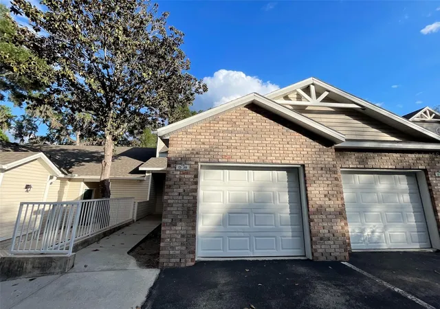 2nd image of 4700 Sw Archer Rd #D30, Gainesville, FL 32608 | MLS# GC539721