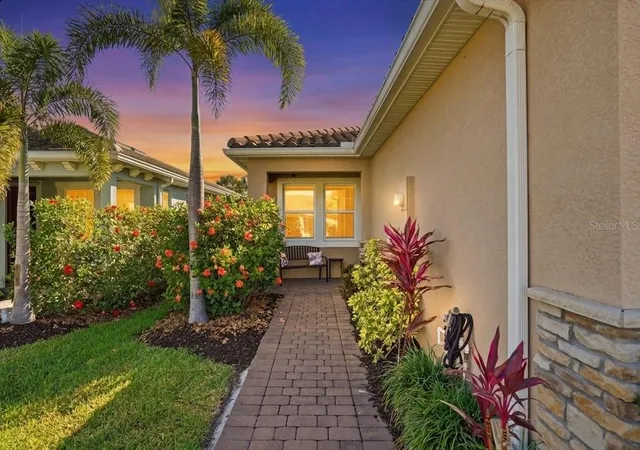 Photo 3 of House for sale at 20406 Galileo Pl, Venice, FL 34293 | MLS# N6144037 | Listing updated on 2026-10-08