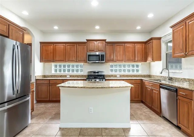 Photo 3 of Single family home for sale at 13844 Amelia Pond Dr, Windermere, FL 34786 | MLS# O6401590 | Listing updated on 2026-09-11
