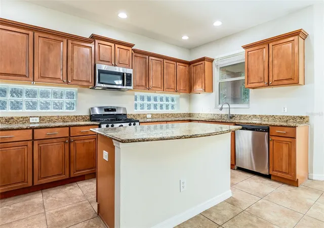 Photo 4 of Single family home for sale at 13844 Amelia Pond Dr, Windermere, FL 34786 | MLS# O6401590 | Listing updated on 2026-09-11