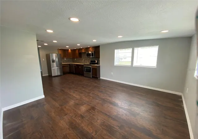 3rd image of 306 Palmetto Ave Nw, Winter Haven, FL 33881 | MLS# O6401595